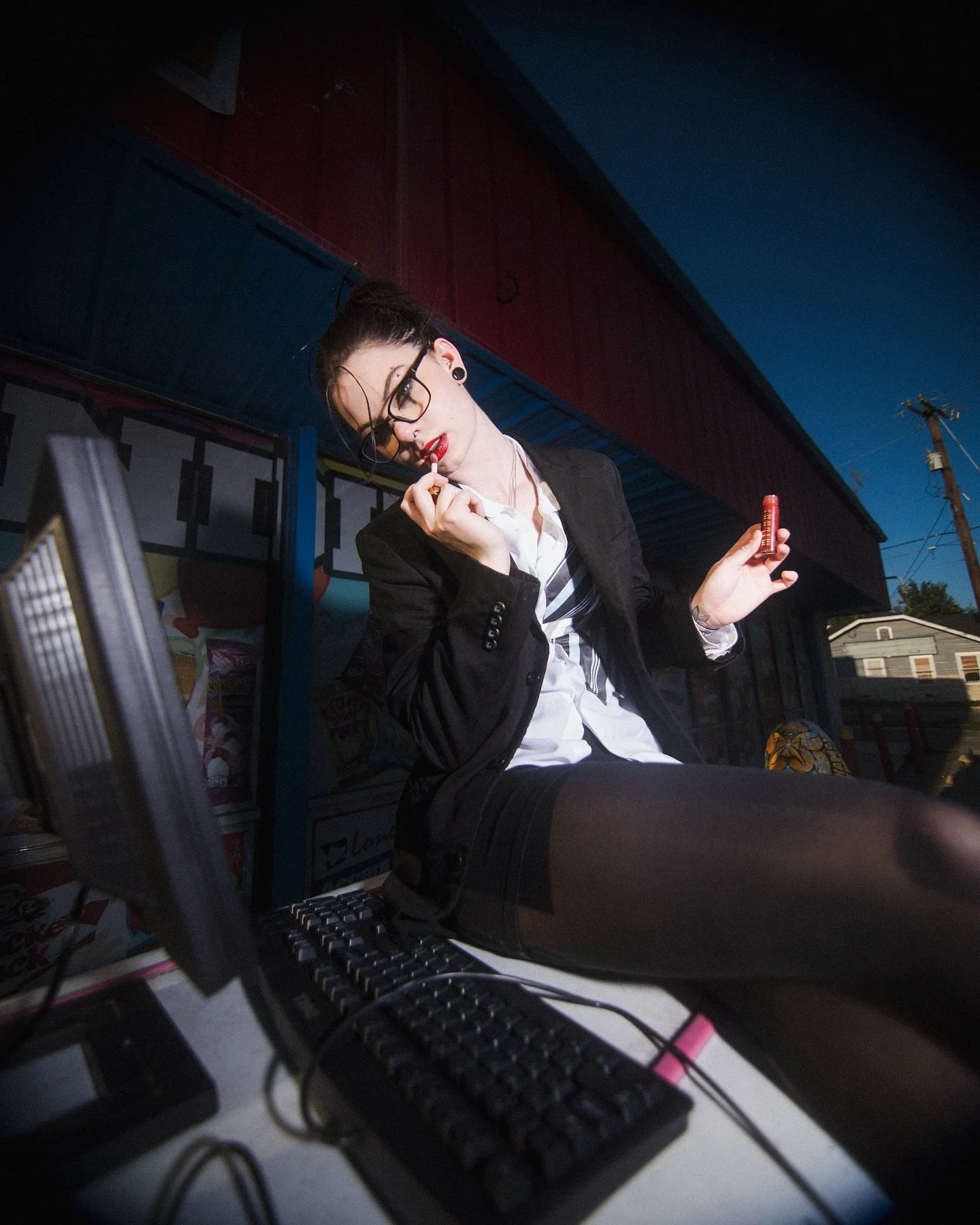 strictly business?
In frame: @r.illleyy 
📸: @yanky_ophoto 
.
.
.
#bayonetta #officesiren #office #localbusiness #localwolves #dallastexas #dtxmodels #dtx #austinphotographer #atxphotographer #dfwmodels #dallascollective #photographersofinstagram  #p