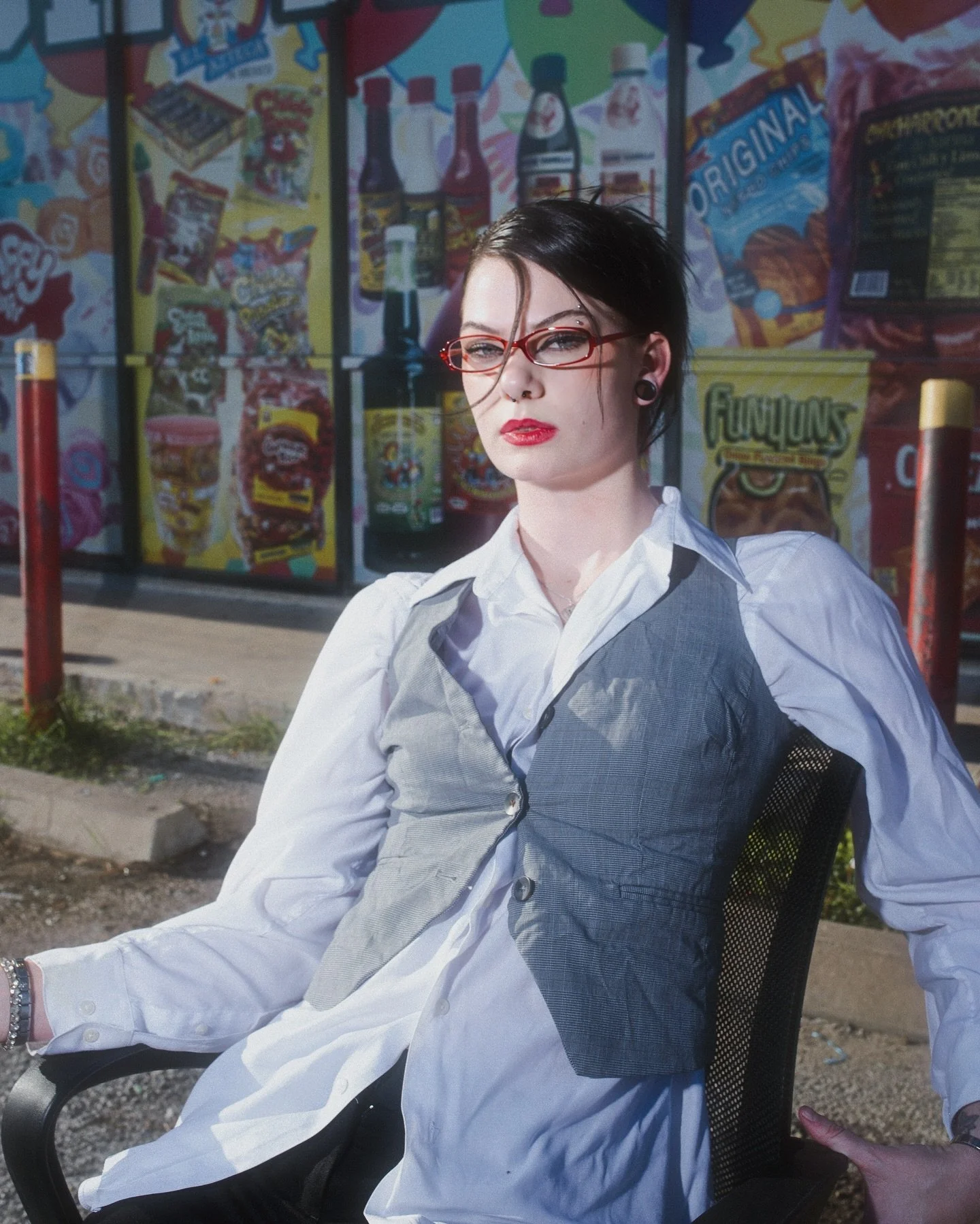 PAYDAY. 
In frame: @r.illleyy 
Photos, Makeup, Creative Director: @yanky_ophoto 
.
.
.
#bayonetta #officesiren #office #localbusiness #localwolves #dallastexas #dtxmodels #dtx #austinphotographer #atxphotographer #dfwmodels #dallascollective #photogr