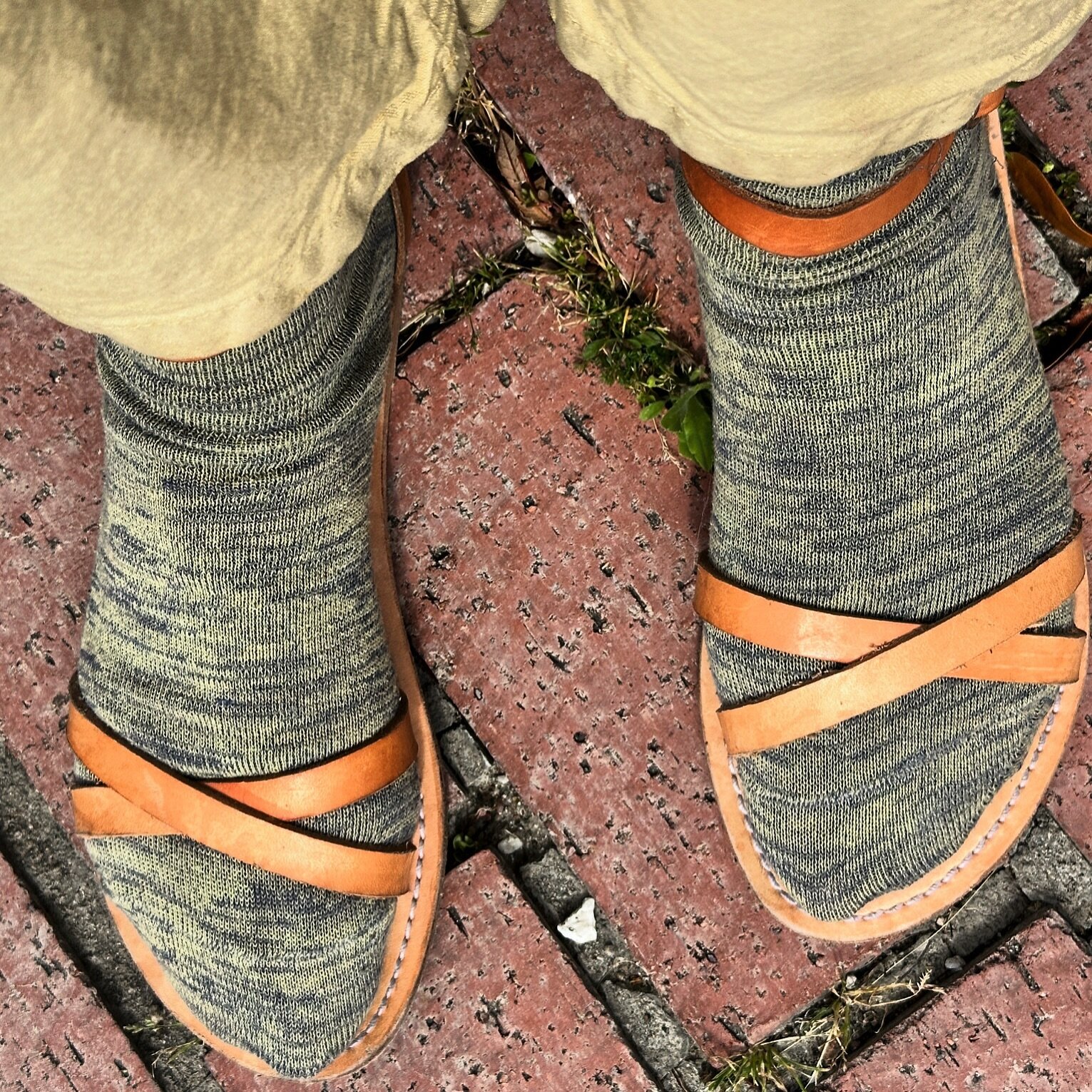 T&rsquo;is this season: #socksandsandals. 
Our #crosssandals with @jessekamm #calislim #kammpants, as one does 🍃🌫️🪷🌫️🍃#socksandsandals get with it.

#agnesbaddoo #leathergoods #handmadeinlosangeles