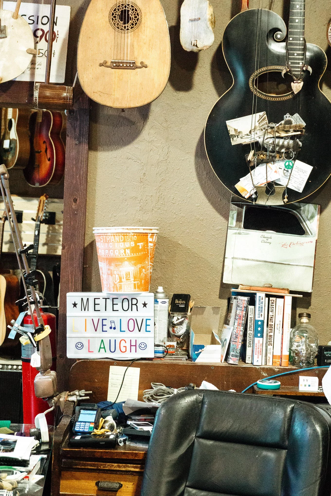 meteor-guitar-gallery-3.jpg