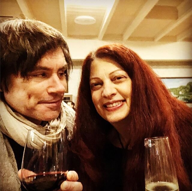 When having wine and talking songs in Italy before the show with the Grand Scarlet Rivera. #ramblinjackelliott #bobdylan #rollingthunderrevue #joanbaez #drivingfriend #dreamawaylodge @sharonvanhalen @scarletriveraviolinofficial