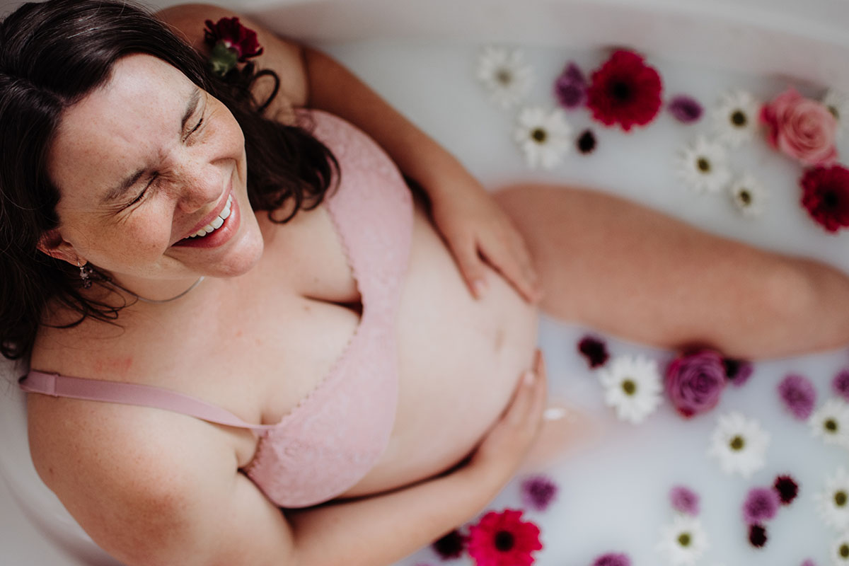 maternity-milk-bath-photography2.jpg