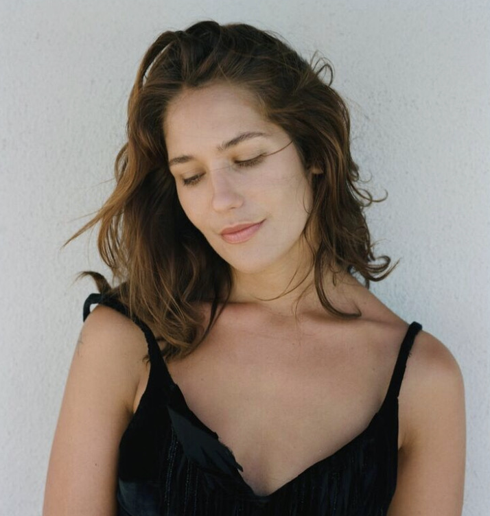 Lola Kirke