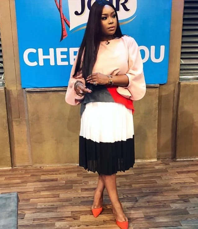 @mimionalaja seen in the ARIELLA Blouse and The FELICIA skirt