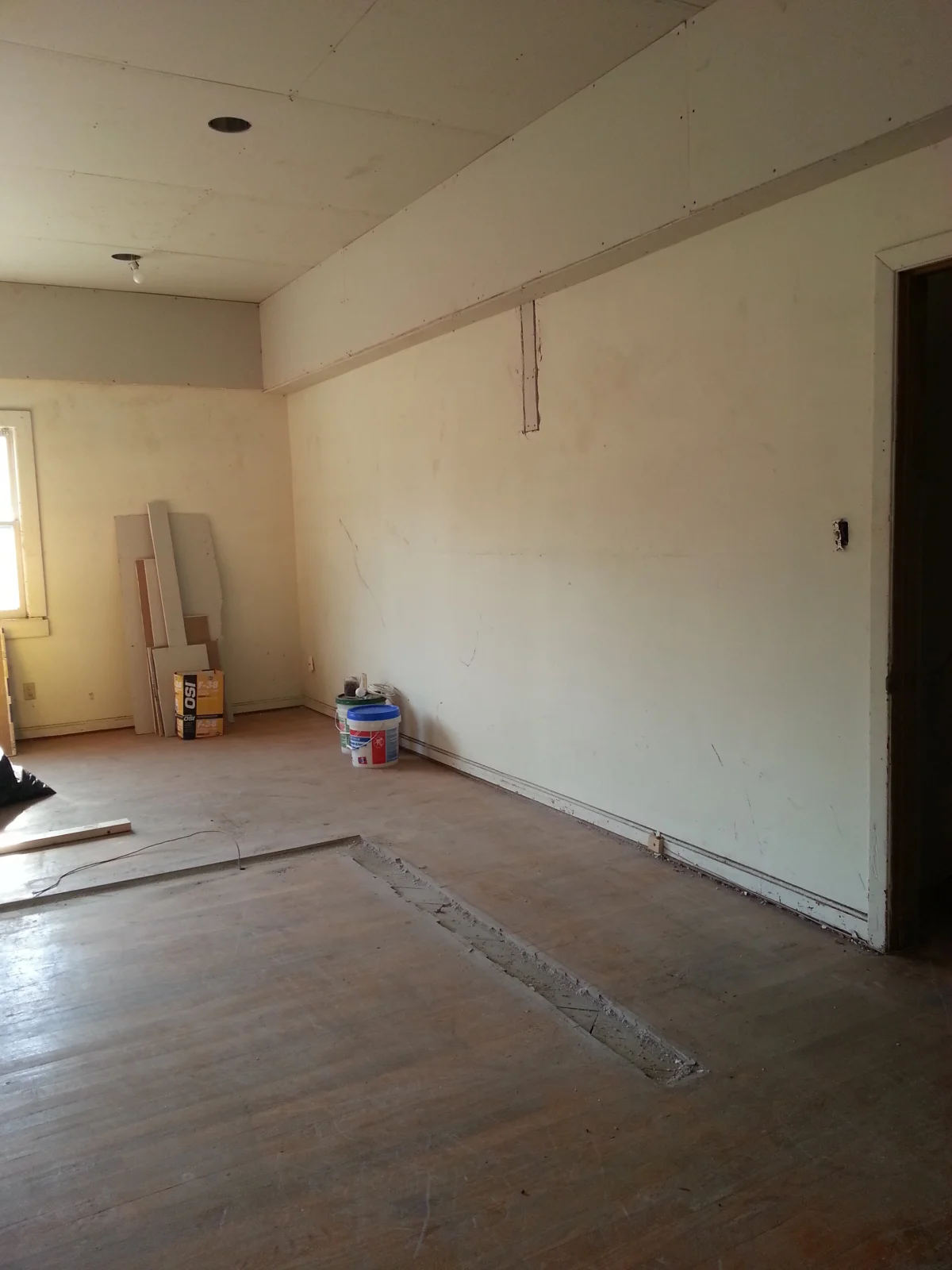 Studio B-Middle