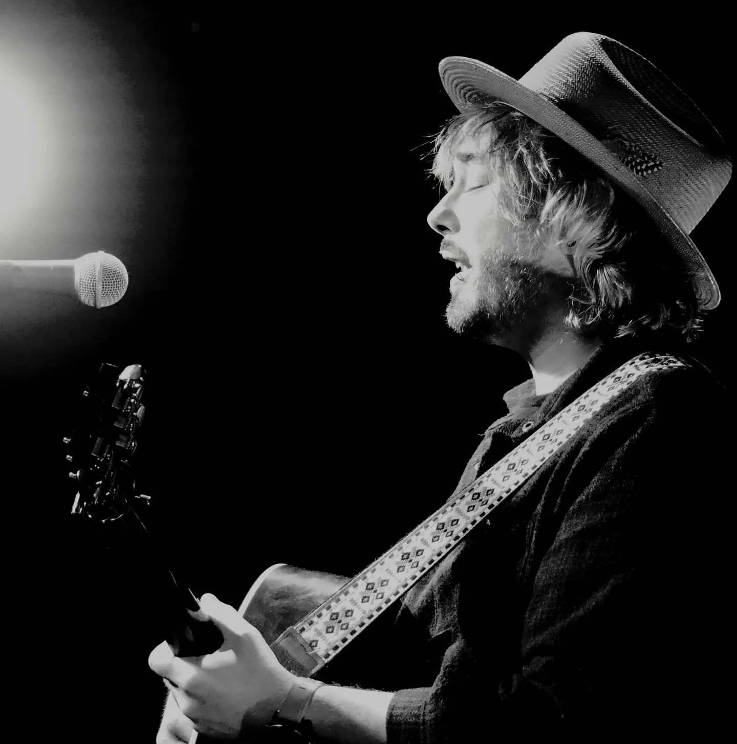 Overjoyed to announce I&rsquo;ll be heading to London for Americana Fest UK!  Thankfully I&rsquo;ll get to be at home for a little while, first. 

Big thanks to @theamauk @tonicrecords @krwattie @fritz_media  @plantnej @alberta_music