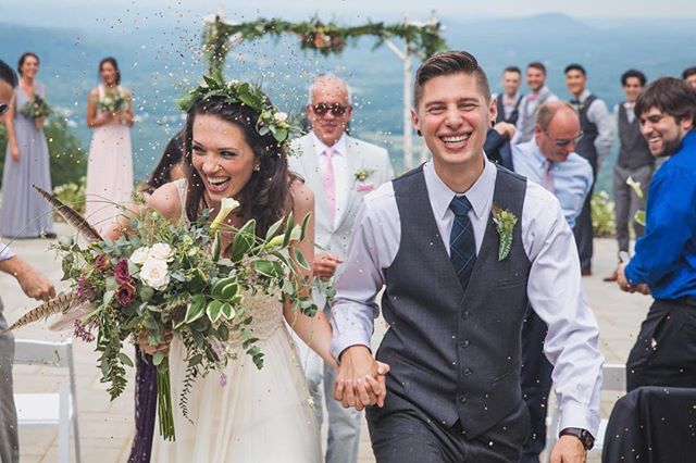 #MinsterG knows some pretty amazing vendors! Need an amazing photographer? Get in contact with @annaryabtsov 📸 ASAP and hope she&rsquo;s available for your special day. Trust me, you will not be disappointed. She has the ability to capture those mag