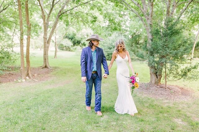 I hope your Monday is as dreamy and blissful as Zach &amp; Kelsie&rsquo;s wedding day was!