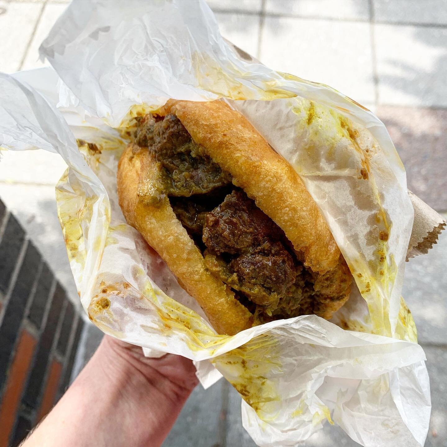 The best breakfast meeting with @kilolostrobert. We stomped around Brooklyn and ate doubles and THIS fry bake with liver and gizzards from A&amp;A.