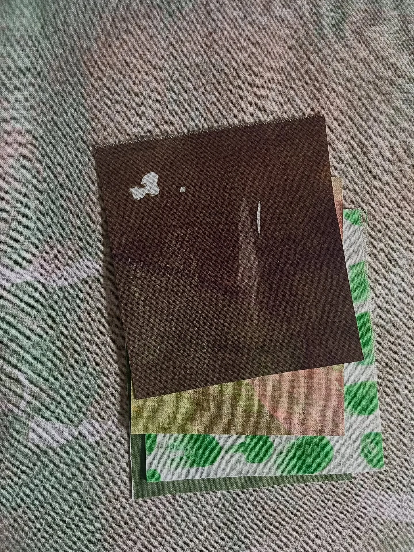 We cut up our own artworks. 
Fragments reworked into smaller, complete compositions. 
A way of making peace, a way of beginning again.
We have always done this as a core theme of our work as an artist duo.

#abstractart
#transformation 
#remix
#inspi