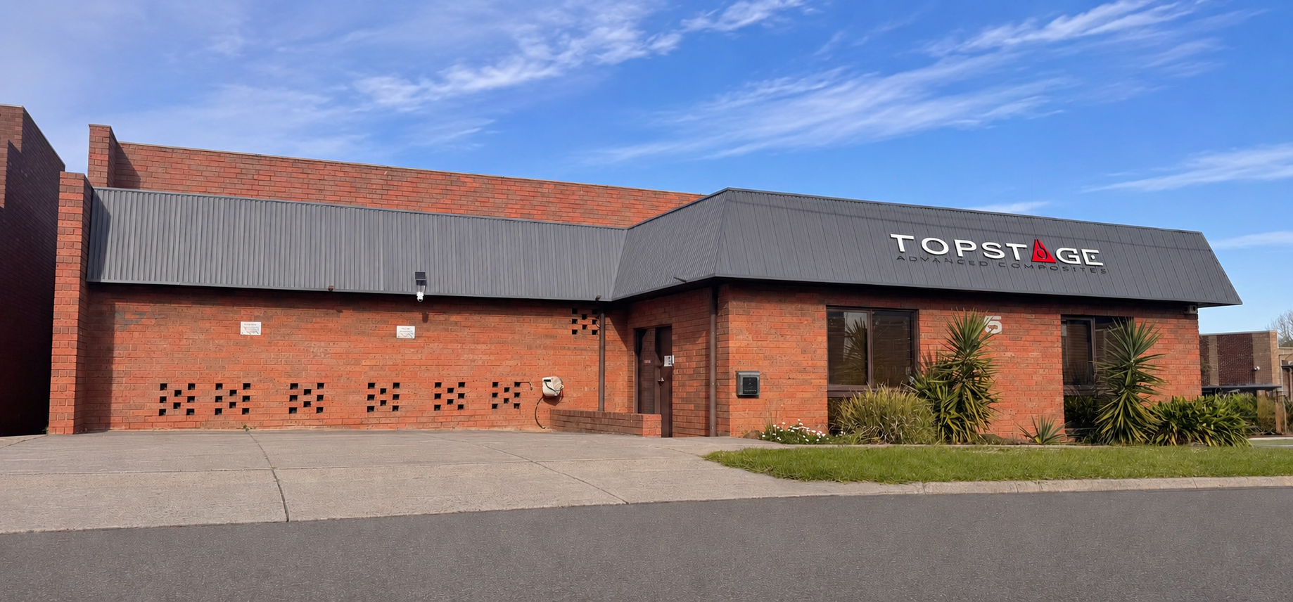 topstage treforest.png