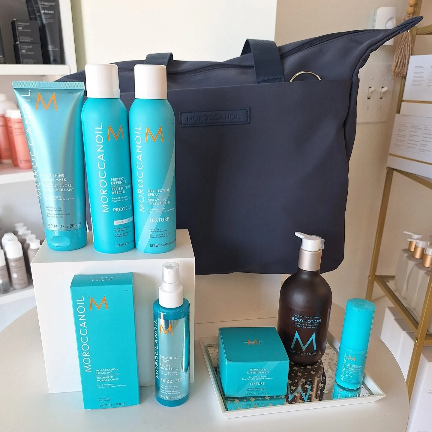 From Texture to Treatment&mdash;This @moroccanoilpro Kit Has It All. 😍

Snag Moroccanoil&rsquo;s styling must-haves + a limited-edition stylist bag (at 34% off!).

Includes:
&bull; Texture Clay (2.6 oz)
&bull; Texture &amp; Volume Powder (0.28 oz)
&