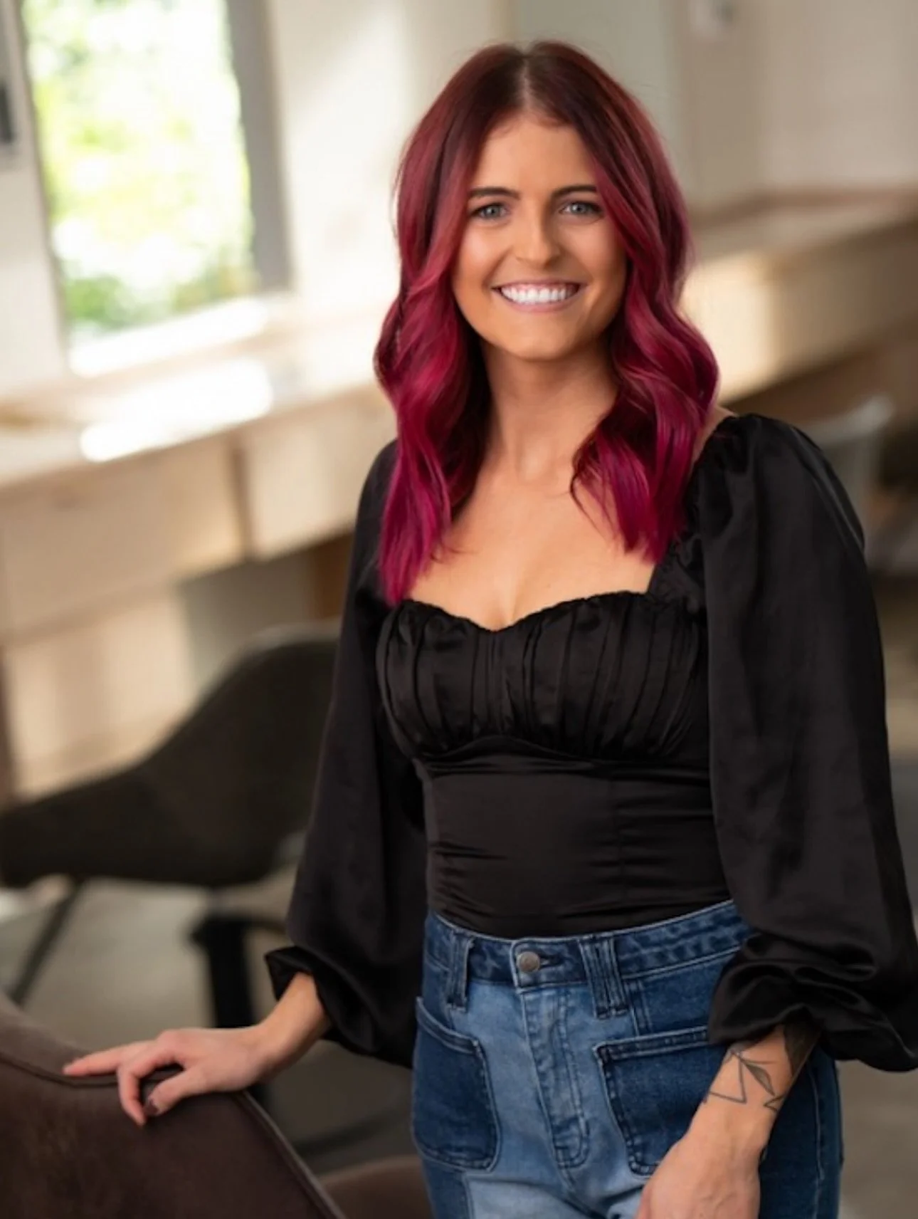 🎓 Educator Spotlight: Jessica Quint @jessicatcosalon 

Based in Iowa City, IA, Jessica Quint brings nearly a decade of industry experience and seven years of Oligo expertise to her role as Manager and Team Lead at Thompson &amp; Company Salon and Pa