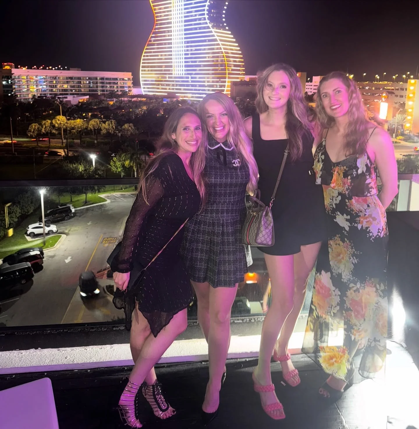 🌴✨ Miami Saphira retreat success! ✨🌴

A heartfelt thank you to the incredible @saphira team for hosting our Beauty Craft team + educators in Florida. Together, we strengthened our mission to empower salons with education that promotes healthy hair 