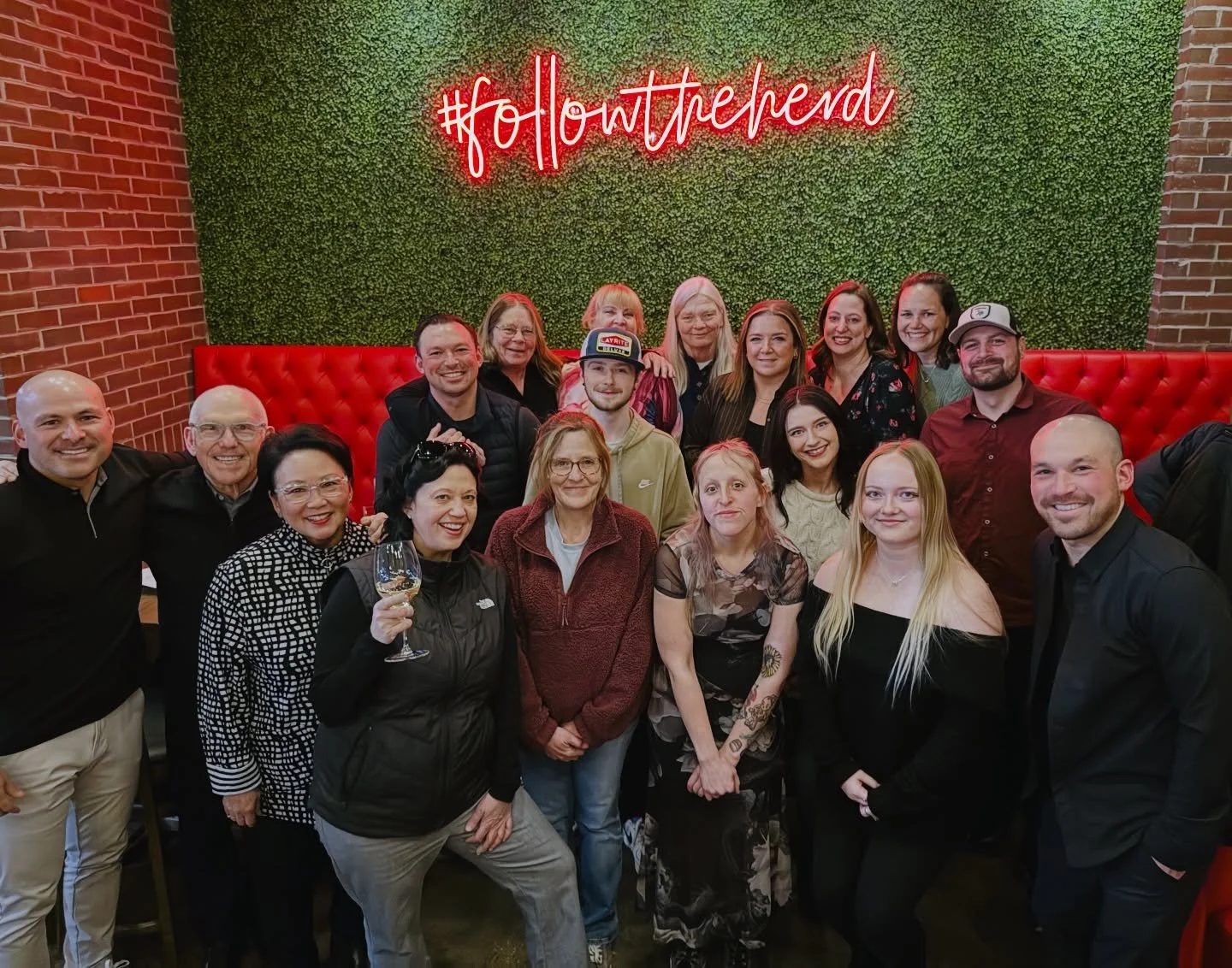 Not everyone made it, but the energy was all there 💥 Minnetonka crew, Distribution Center, and local legends&mdash;cheers to a year of growth and an even brighter one ahead! 

#salondistributor #BeautyCraft #2025celebrations #SalonPartners #minneton
