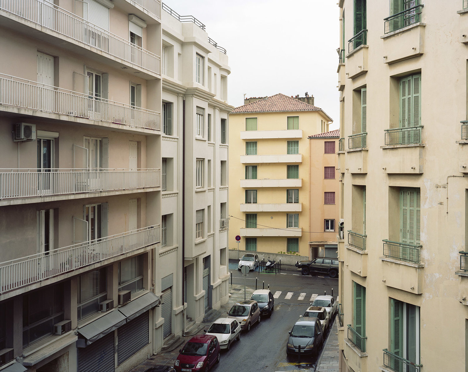 010 Architetture a confronto tra Route de Ville e Boulevard Graziani.jpg