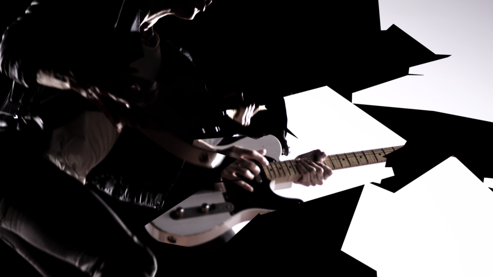 Miyavi_TheOthers_MV_15.jpg