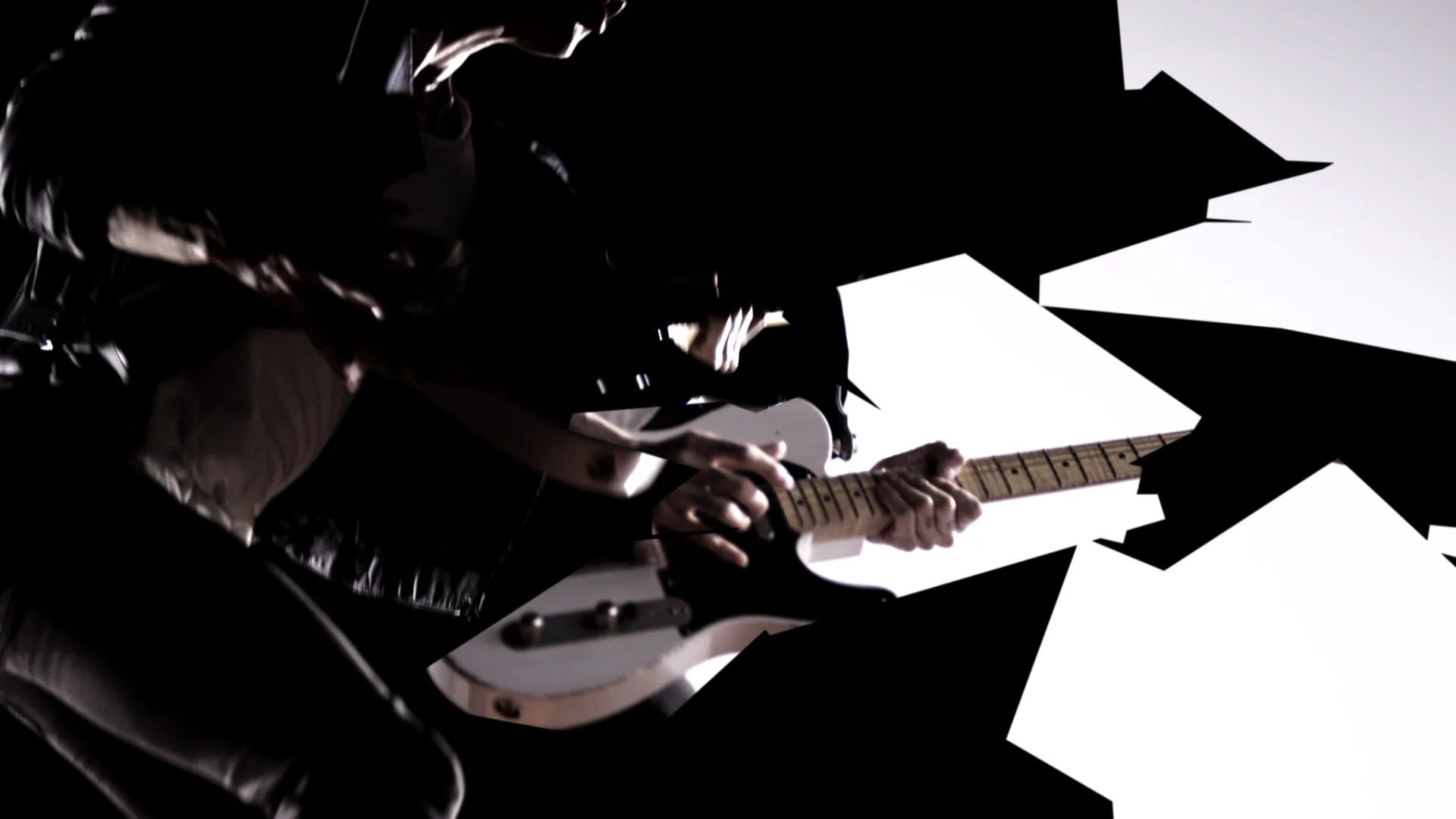 Miyavi_TheOthers_MV_15.jpg