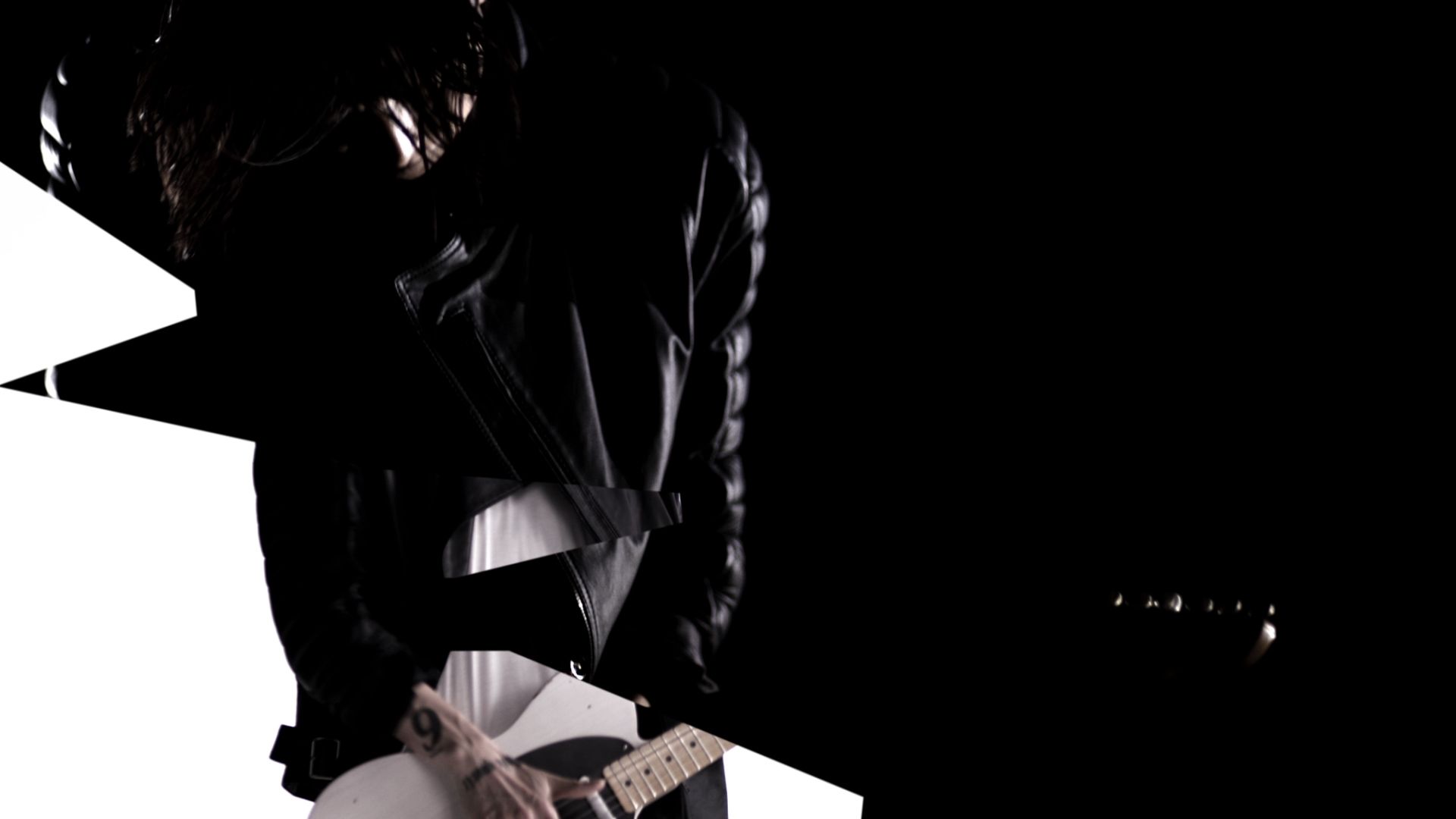 Miyavi_TheOthers_MV_21.jpg