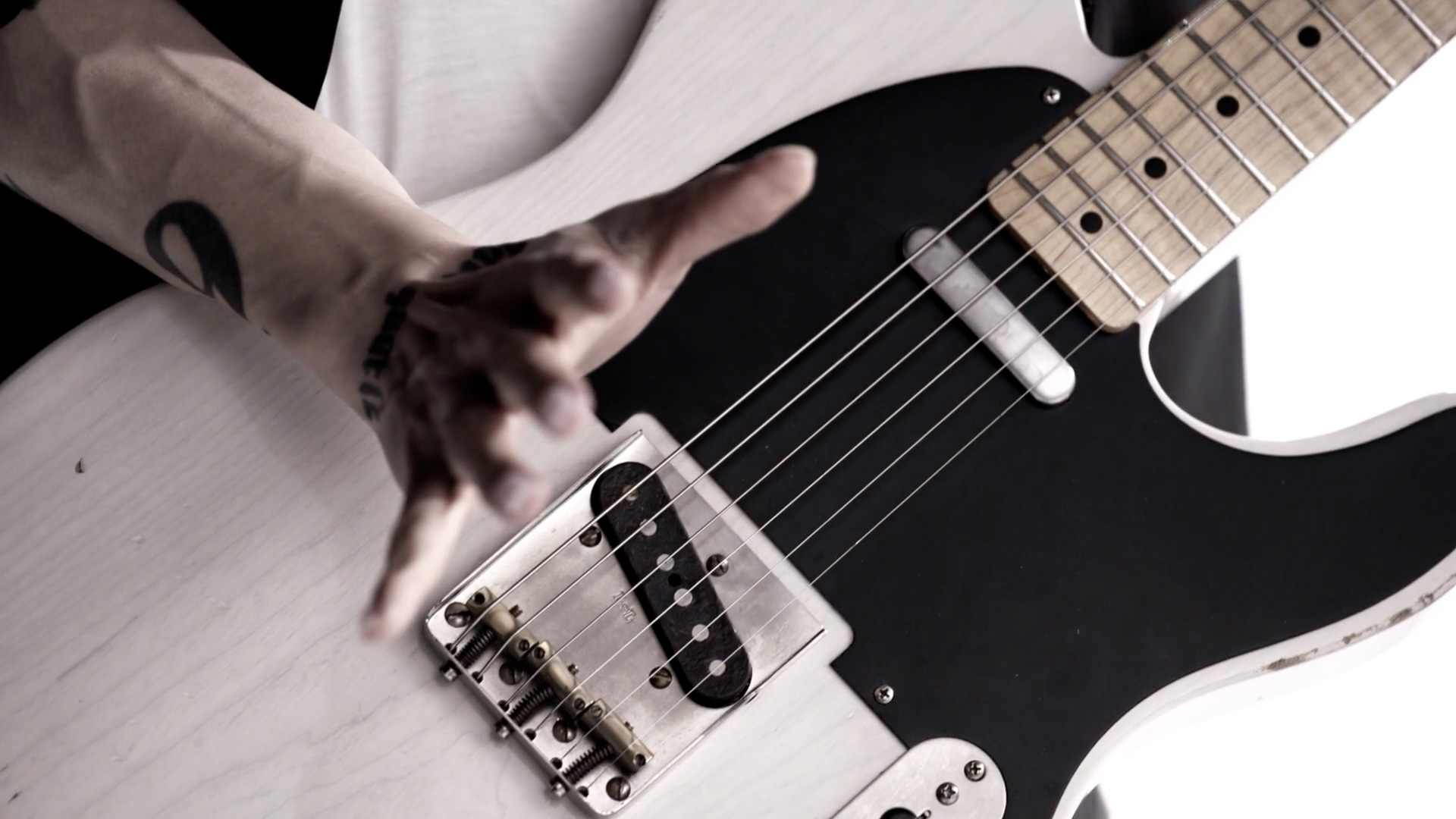 Miyavi_TheOthers_MV_02.jpg