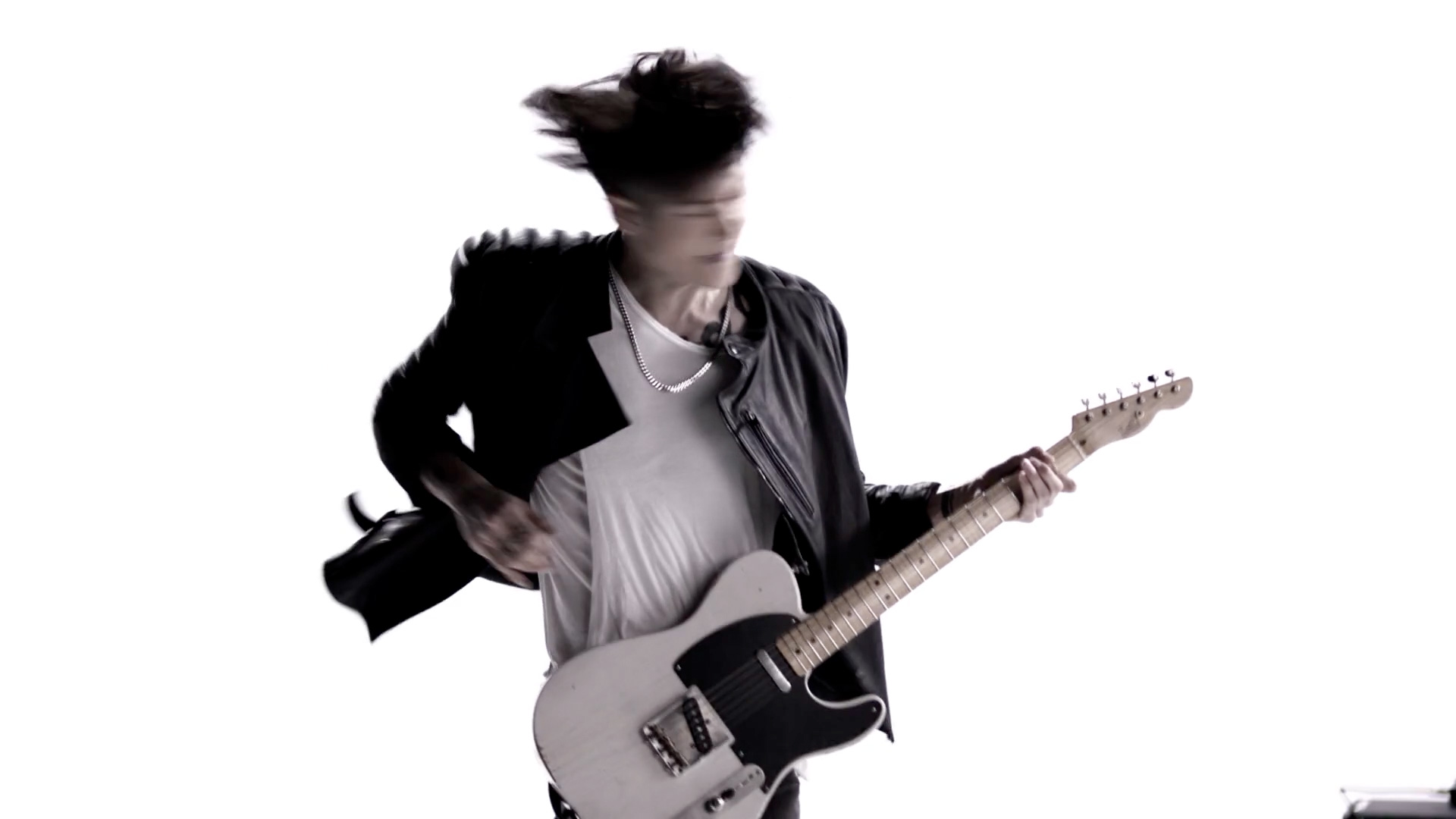 Miyavi_TheOthers_MV_20.jpg