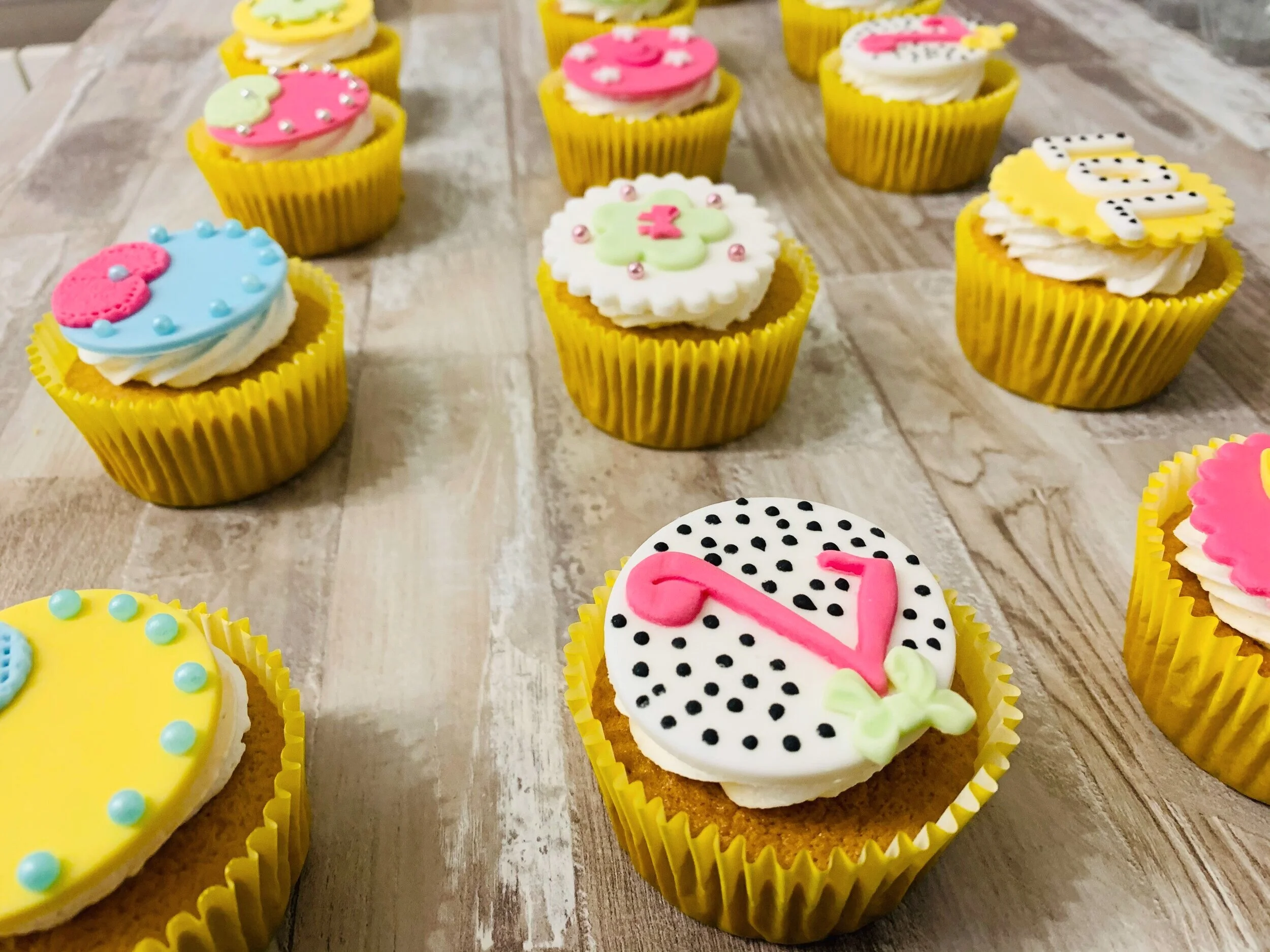 Cupcakes O Gourmandises De Lola Cupcakes O Gourmandises De Lola