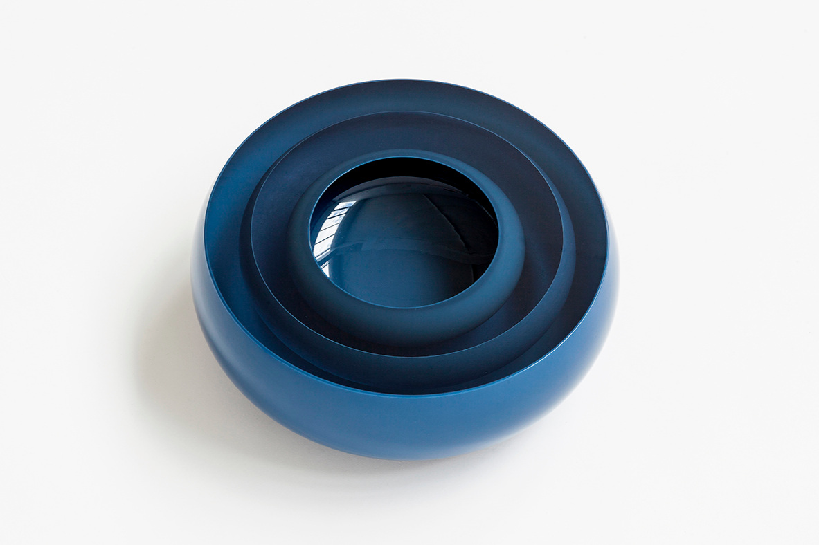 Blue+opaque+layers+with+large+background+til+web.jpg