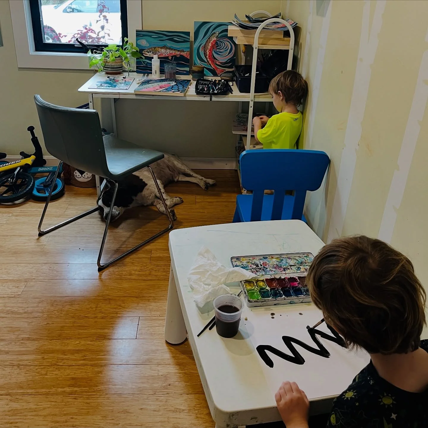 Sunday morning studio session with my crew ❤️ #vermontartist #burlingtonartist #studio #studiocrew #artwithmykids #artistmom