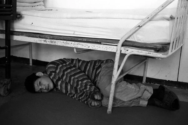 Boy under bed02.JPG