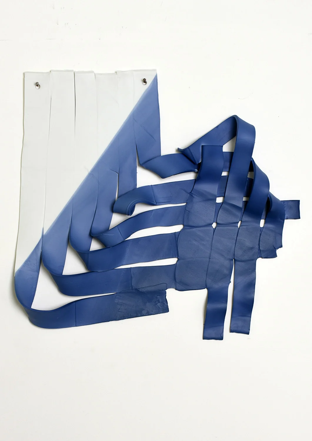 2017 wandinstallatie gekruiste strippen 40x38cm Piet Stockmans_LR.jpg