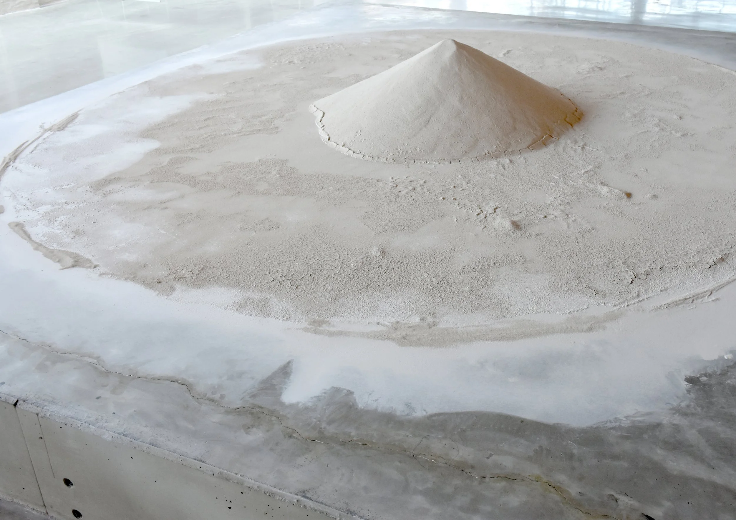 -2020 the essence756.jpg