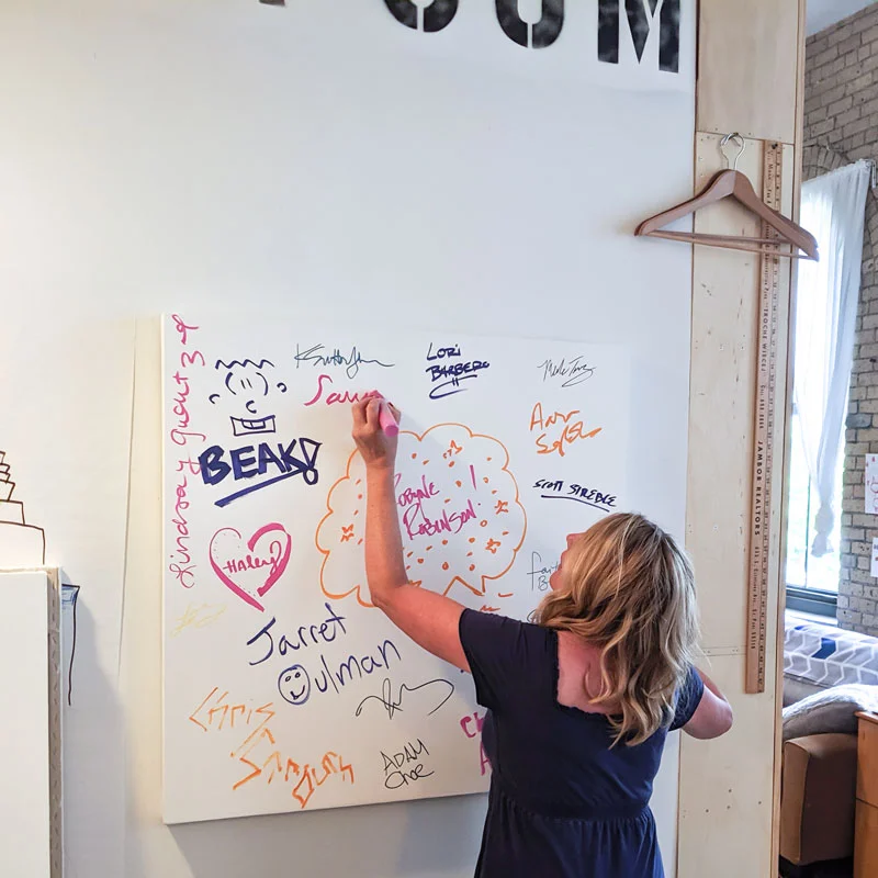 laurie-lindeen-signing.jpg