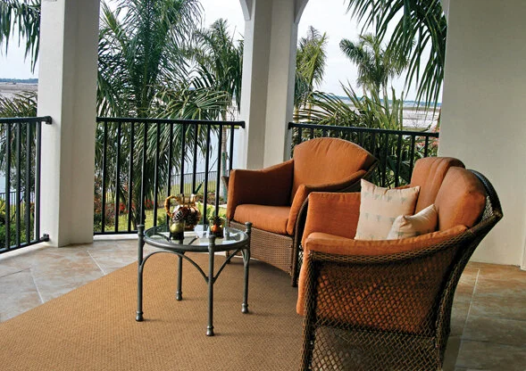 rug featured: KARAVIA 2160N