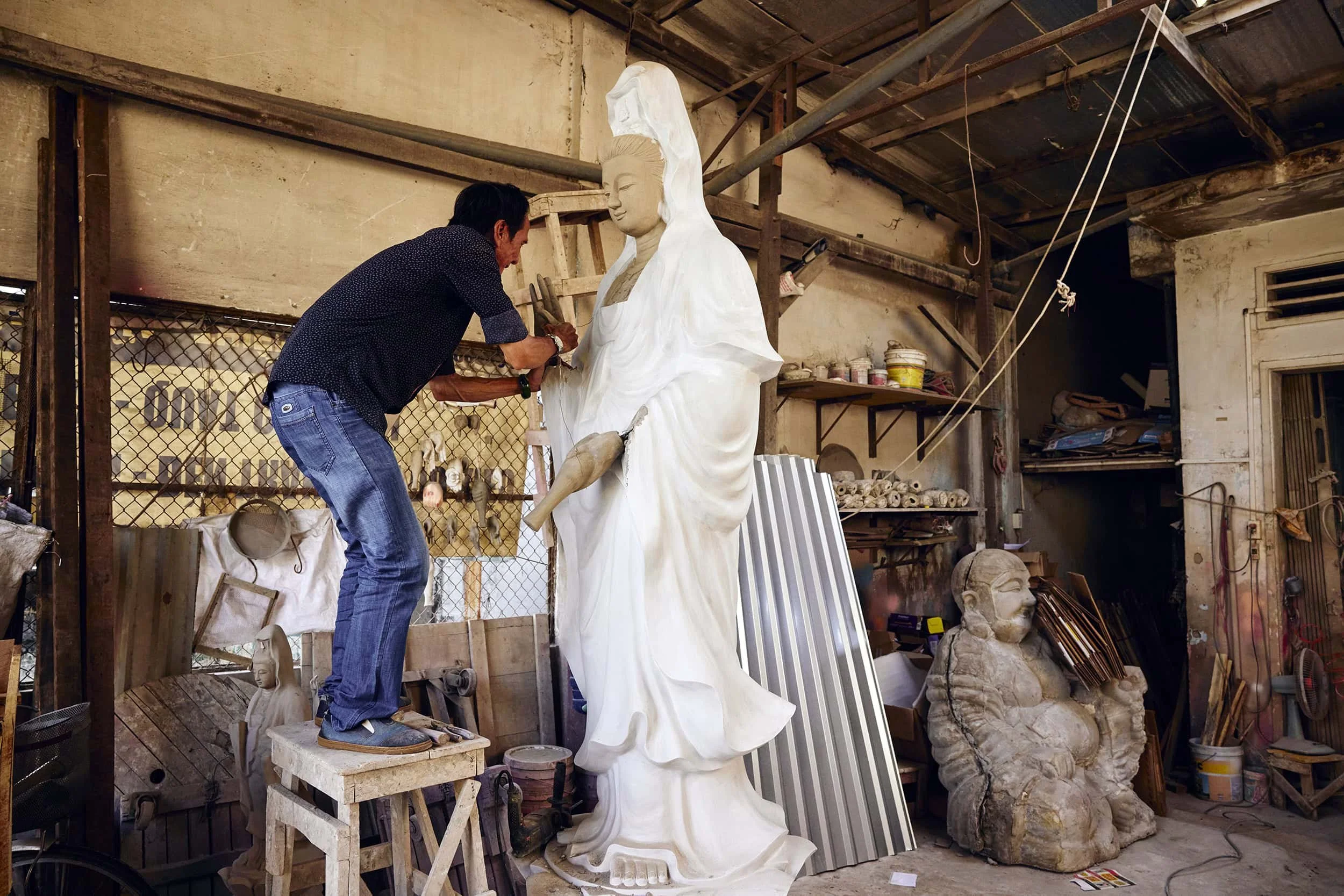 ho-chi-minh-city-religious-statue-workshop-01.JPG