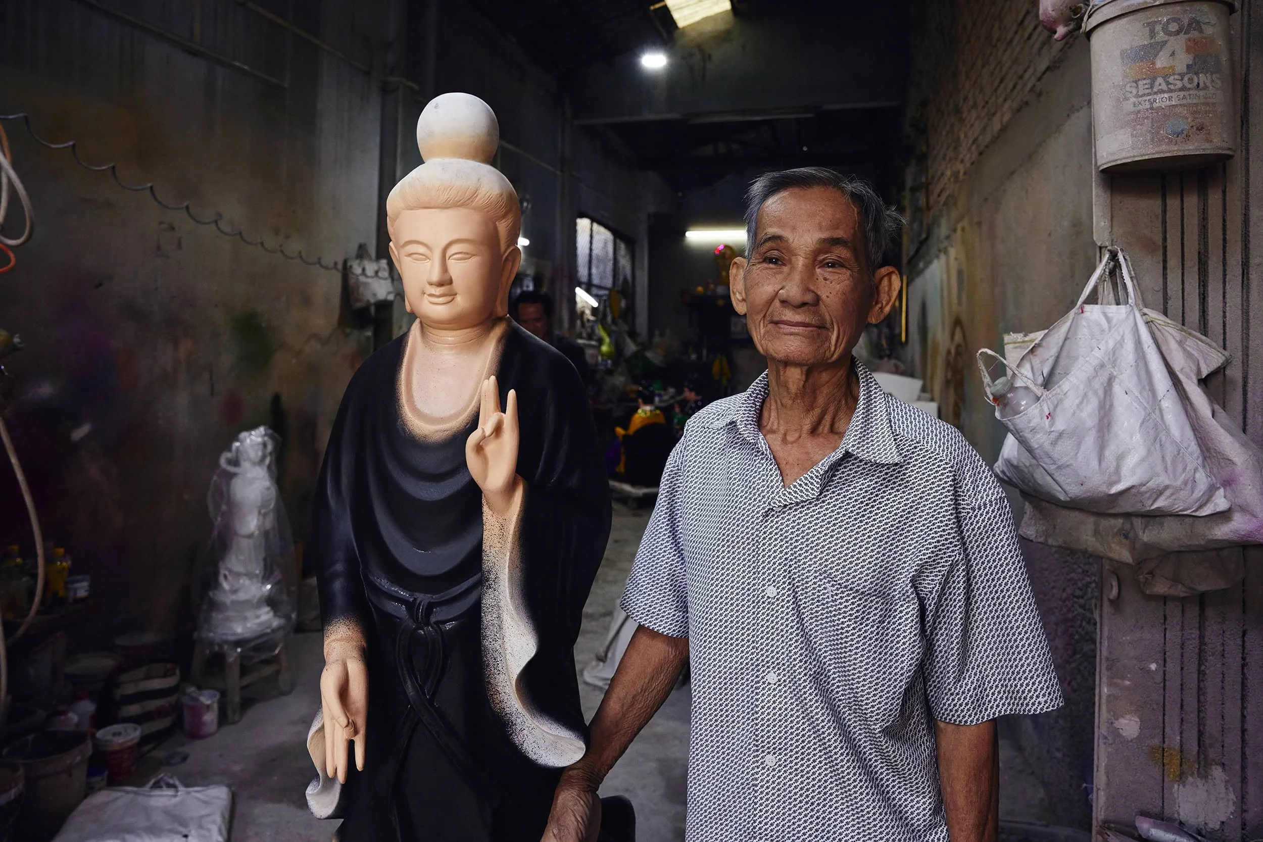 ho-chi-minh-city-religious-statue-workshop-04.JPG