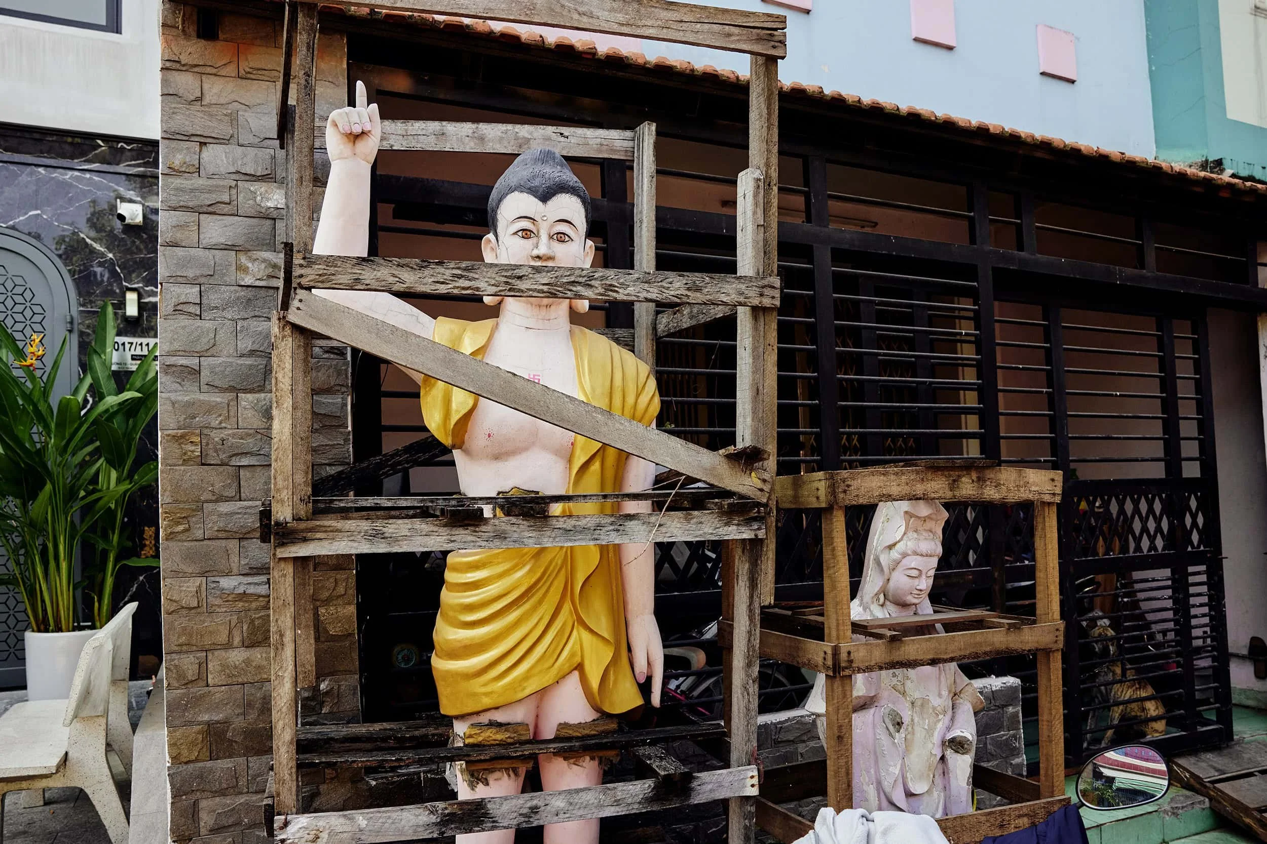 ho-chi-minh-city-religious-statue-workshop-11.JPG