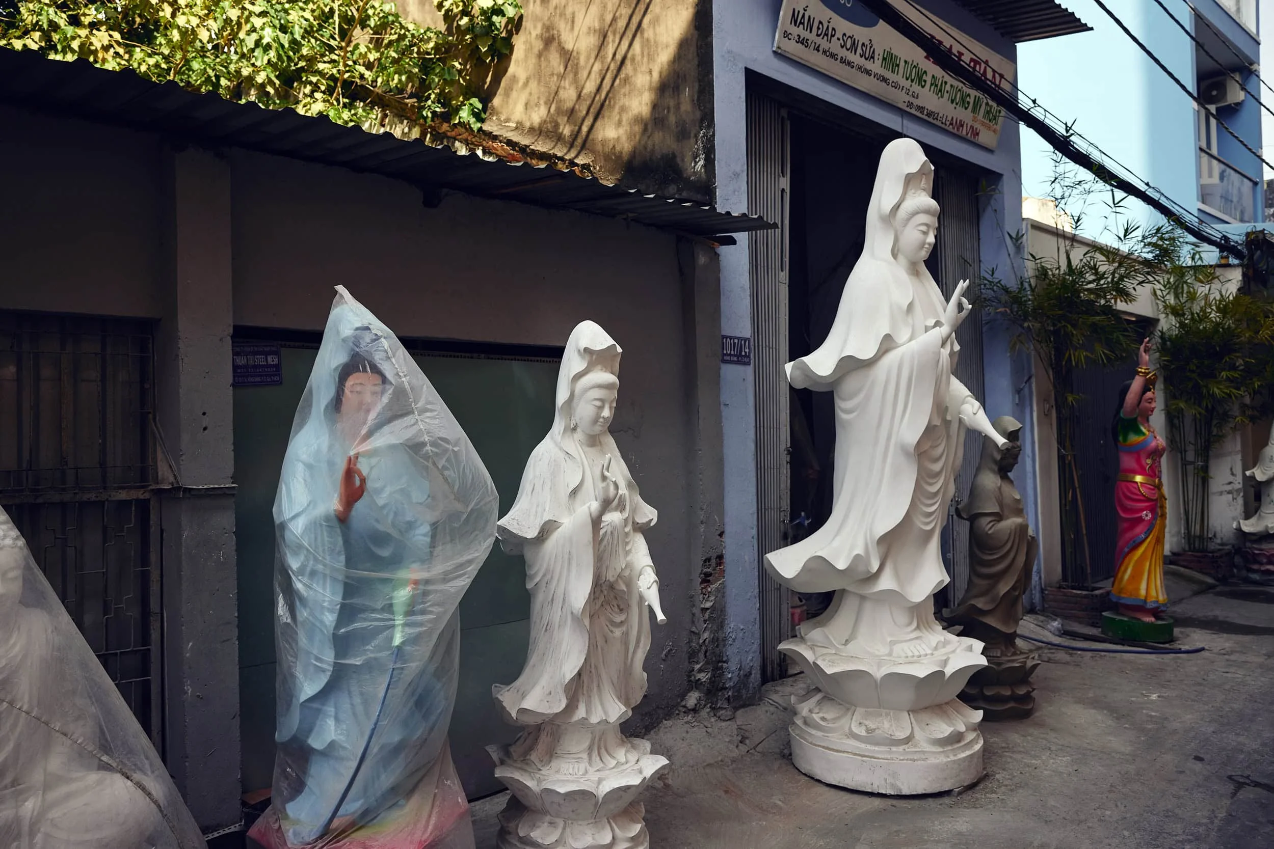 ho-chi-minh-city-religious-statue-workshop-19.JPG