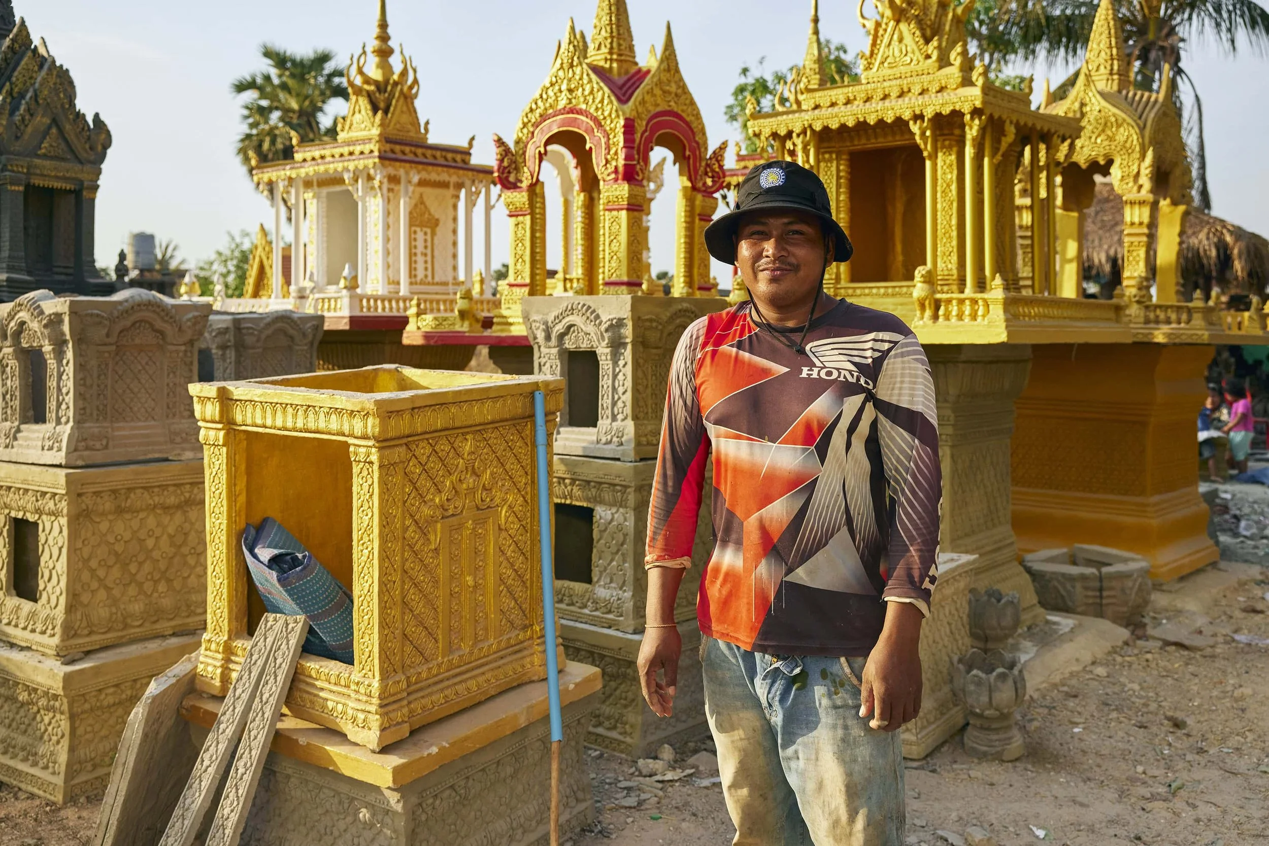 siem-reap-spirit-house-makers-documentary-photography.jpg