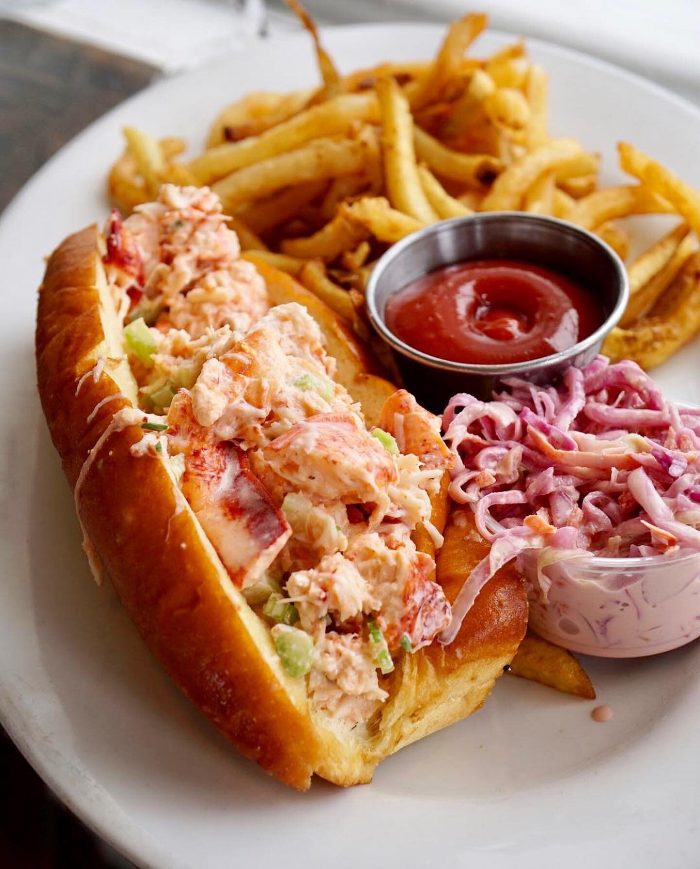 Rollin&rsquo; through summer...☀️🦞
The season may be winding down, but you still have plenty of time to savor one of summer&rsquo;s most quintessential foods: lobster rolls.&nbsp;And you don&rsquo;t need a trip to New England&mdash;or your local lob