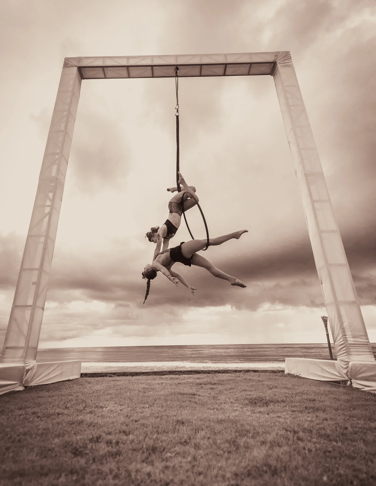 Unconventional Life - Momentom Collective Circus
