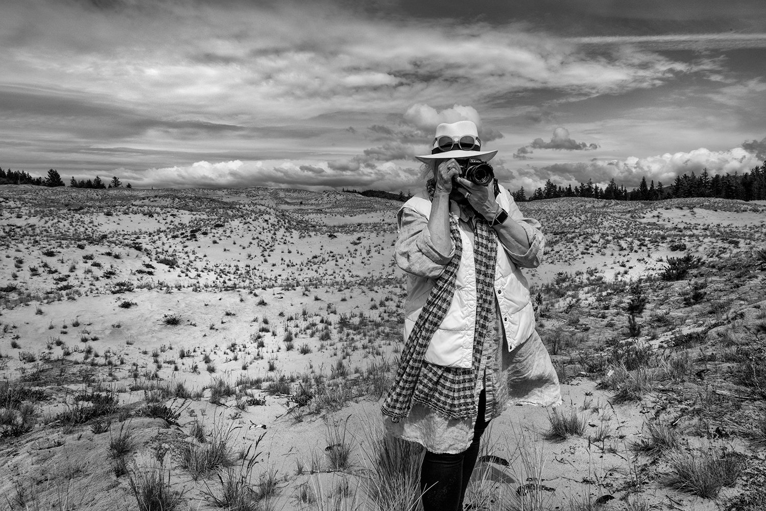 Claudia-Toutain-Dorbec-multimedia-artist-photographing-the-Sand-Lake-dunes-in-Oregon-USA.jpg