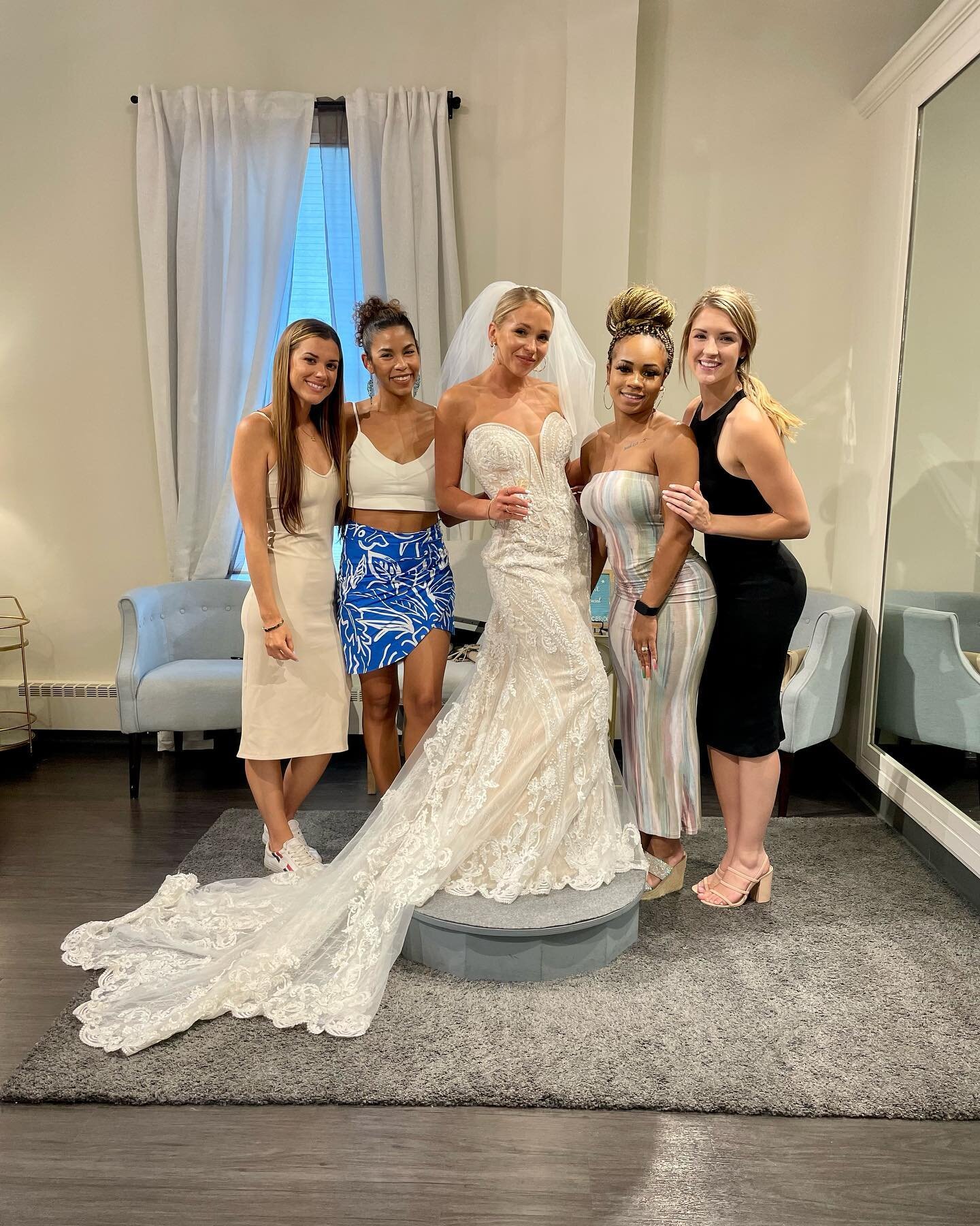 Didn&rsquo;t say yes to the dress but we&rsquo;re allllmost ready to say yes to the venue &amp; a date! 👰&zwj;♀️

I had so much fun celebrating all things me &amp; @alec_mel with my favorite people this last week, it made everything seem so real😍 I