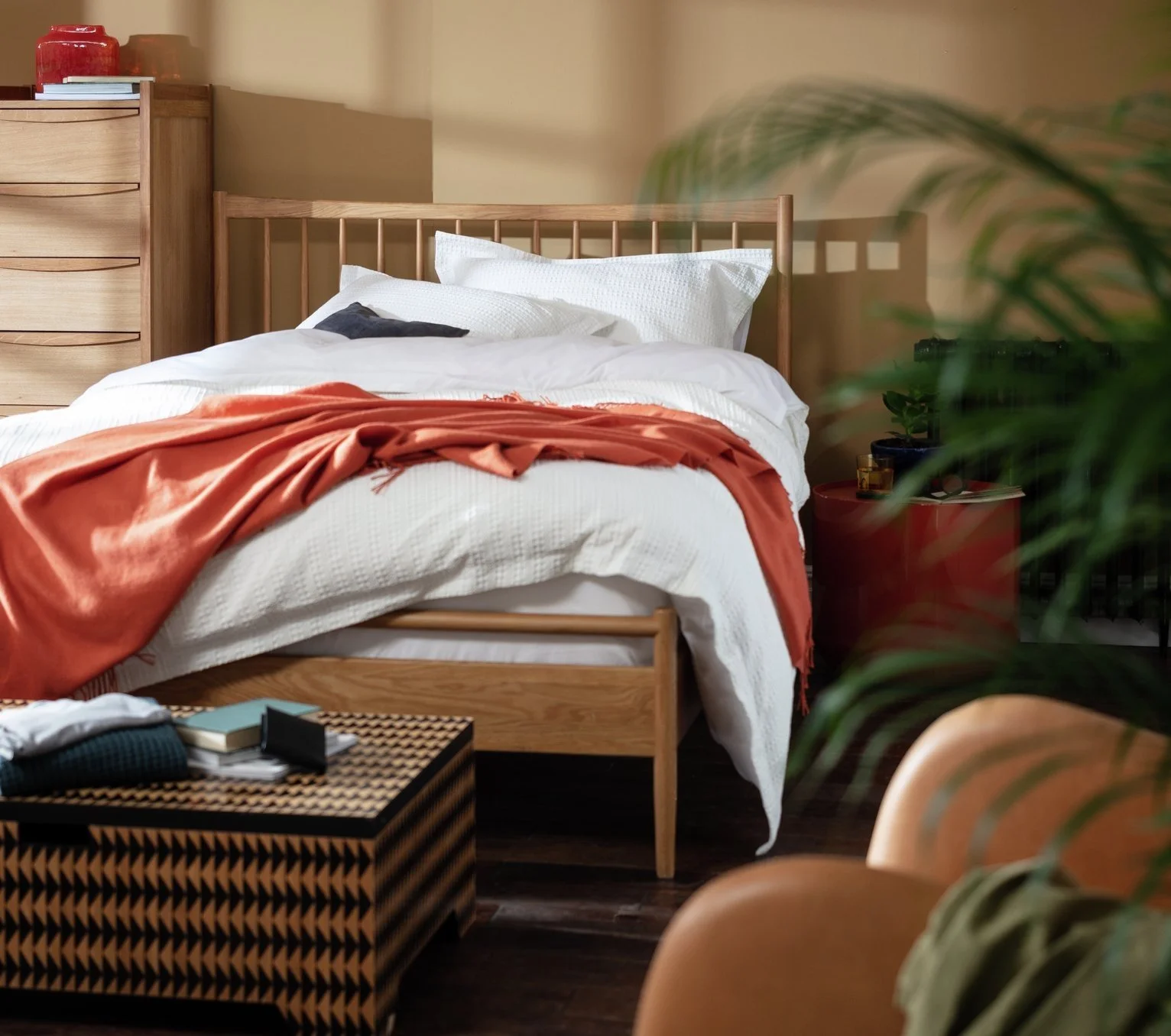 Habitat Chiltern Spindle Double Wooden Bed Frame - Oak 14660312_8.jpg