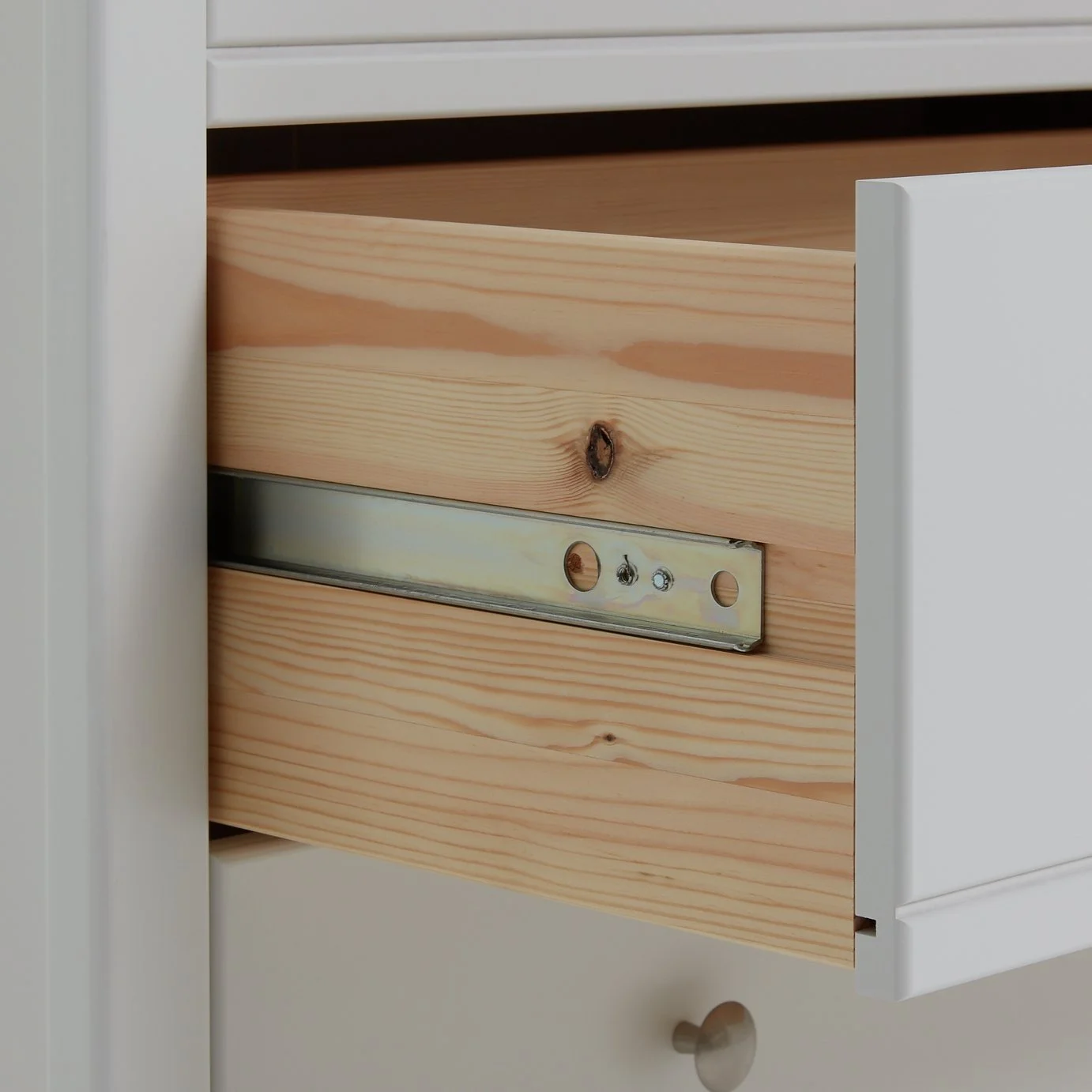 Habitat Brooklyn 4 Chest of Drawers - White 18169541_7.jpg