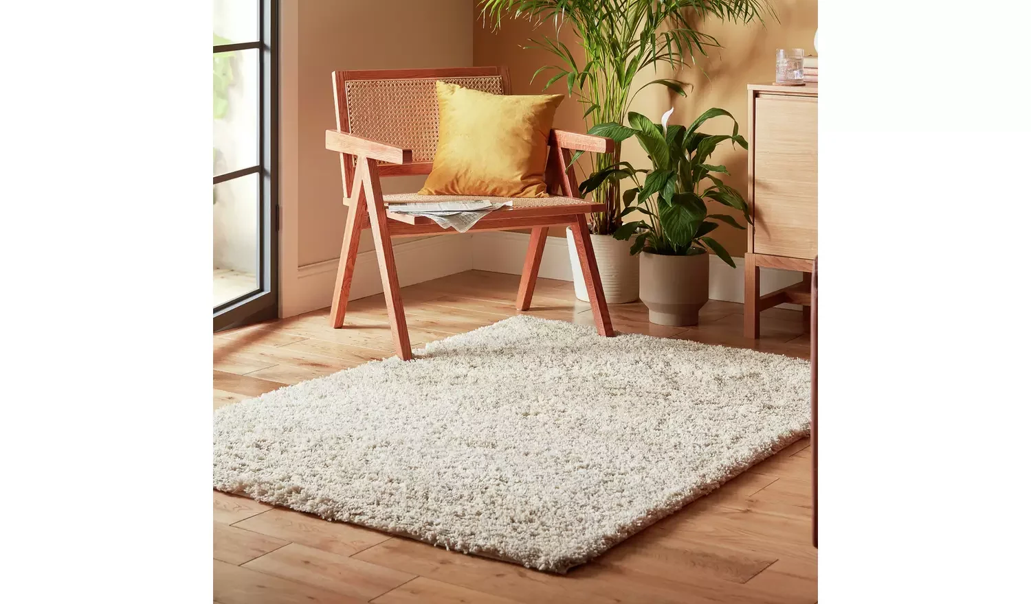 Ivory Shaggy Rug - 160x230cm