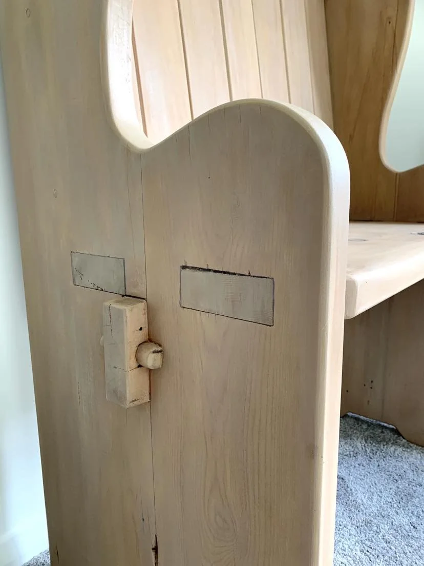Pew 5.jpg