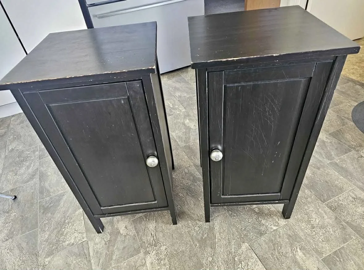 Bedside cupboards 1.jpg