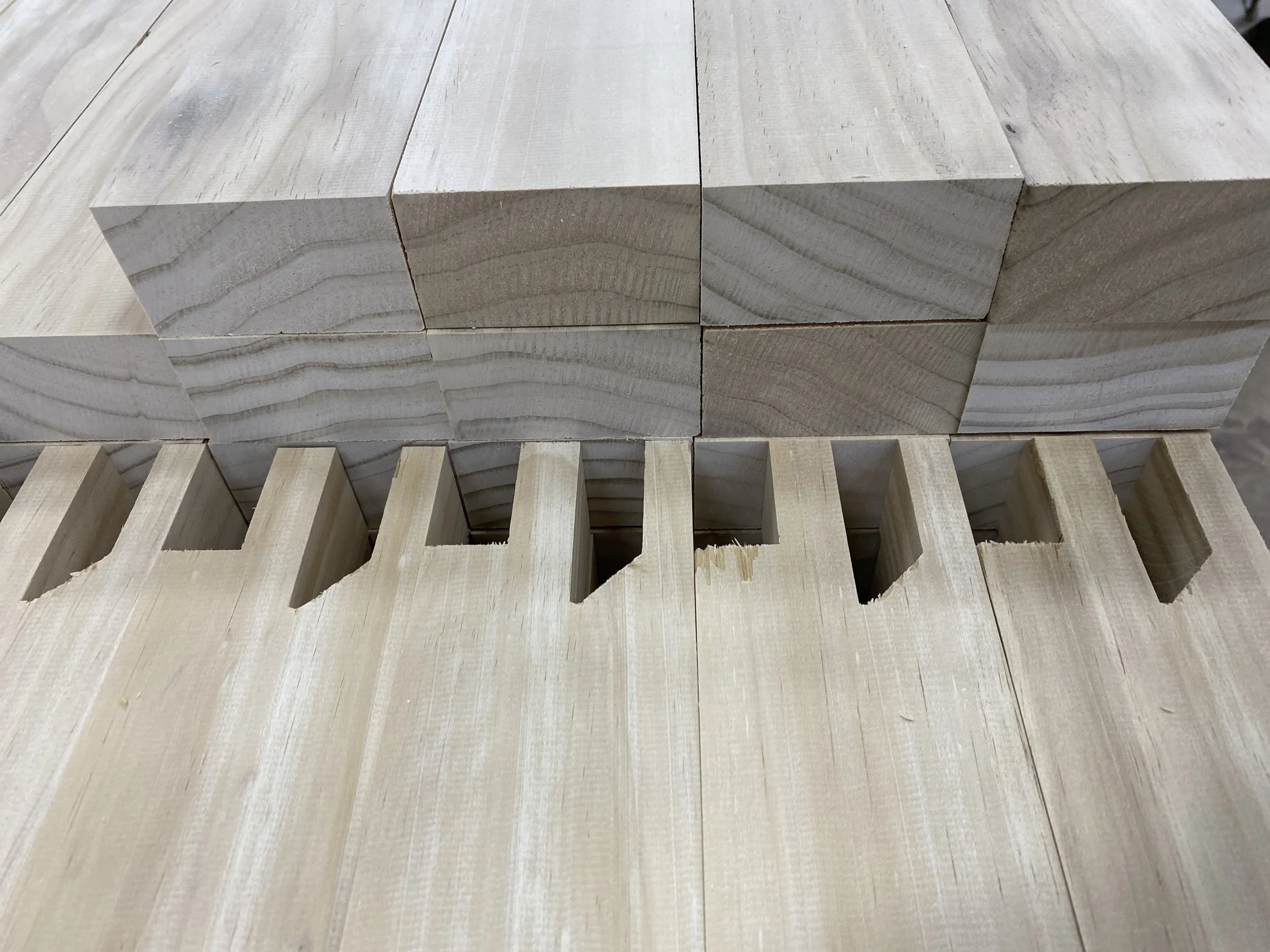 Note the thick growth rings, this means the productivity of the Accoya farms occurs at a rate much greater than trees in their natural habitat. Despite the board cut being at varied angles to the growth rings, these parts are as flat and stable as on