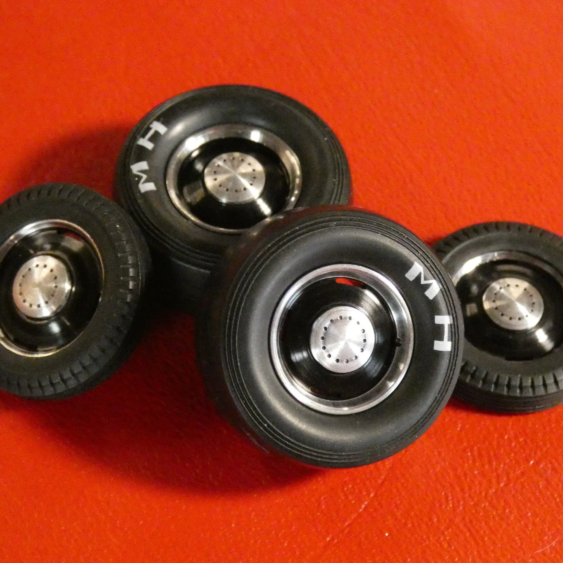 mopar+hub+caps.png