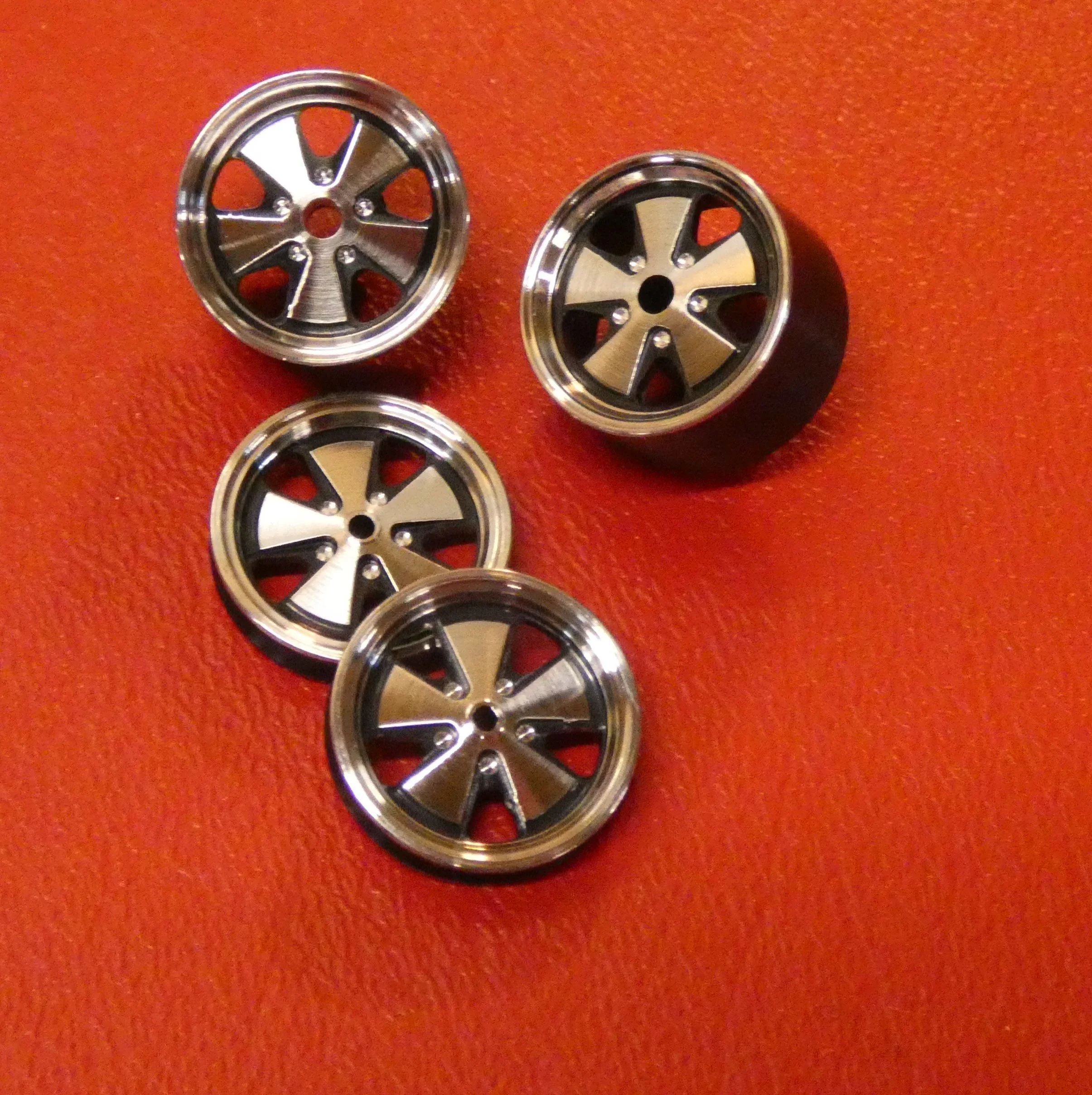 1/25 Slot Car Fuch Porsche wheels